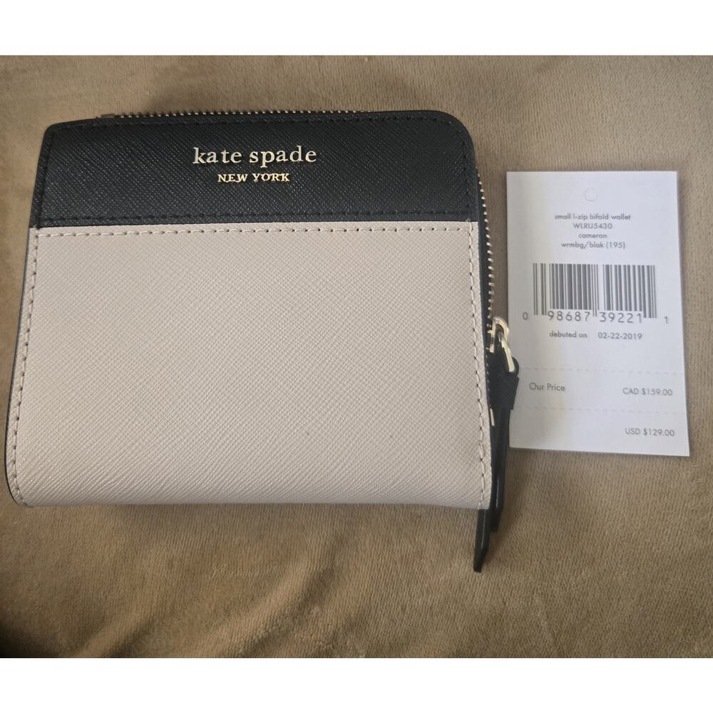 NWT KATE SPADE NEW YORK CAMERON WRMBG/BLACK Small L-ZIP BIFOLD WALLET WLRU5430